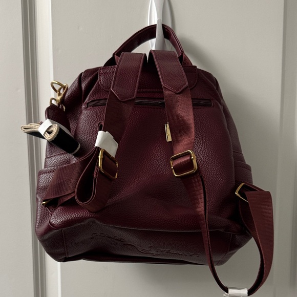 kangaROOS Burgundy Backpack with Gold Accents Brand New!!๐ฅ๐ฅ๐ฅ๐ฅ๐ฅ - Picture 12 of 12